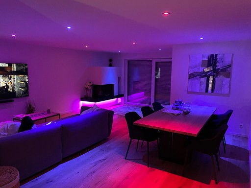 FAREBNÁ LED RGB ŽIAROVKA 9W E27 GUĽOVÁ + IR DIAĽKOVÉ OVLÁDANIE