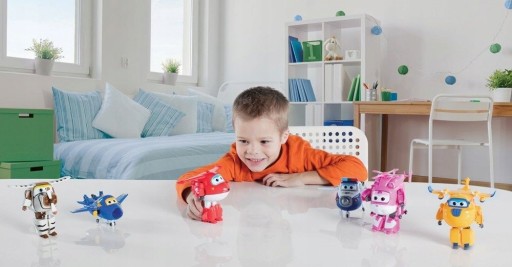 Lietadlo s pohonom Super Wings - Jerome Lotek
