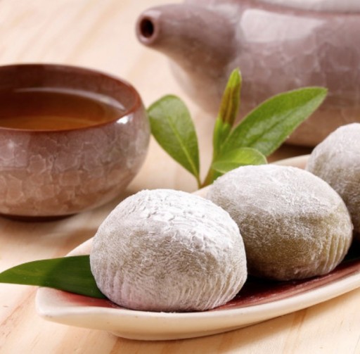 Yuki a milujú zelený čaj Mochi