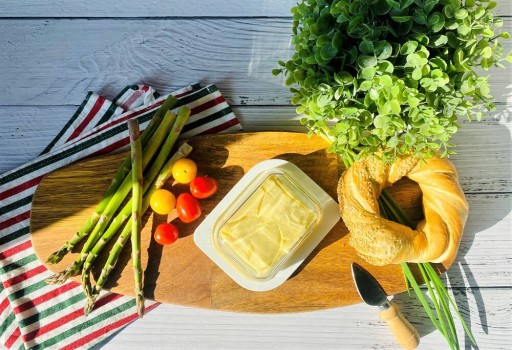 Sklenená miska na maslo, maslovačka, nádoba na maslo s pokrievkou, kocka masla