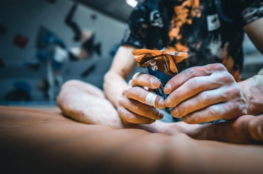 Sila s Adamom Ondrom - Proteínová tyčinka - Karamel s orieškami - 60 g