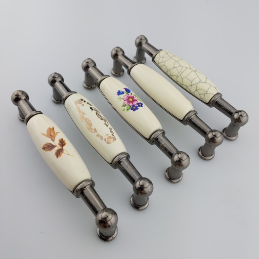 NÁBYTOK ÚCHYTKA ZÁSUVKA ÚCHYTKA SKRIŇKY RETRO PORCELÁN STARÝ STRIEBORNÝ VZOR