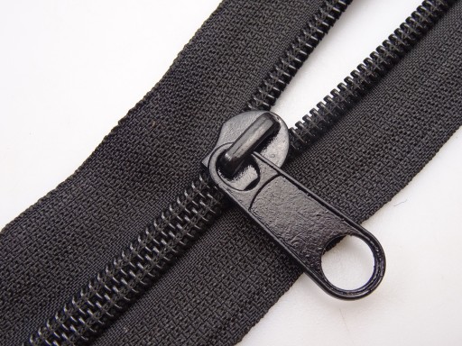 Páska na zips #8, špirála, 1 meter + čierny zips