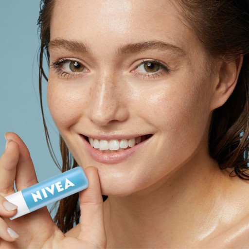 NIVEA Hydro Care výživný rúž 4,8 g