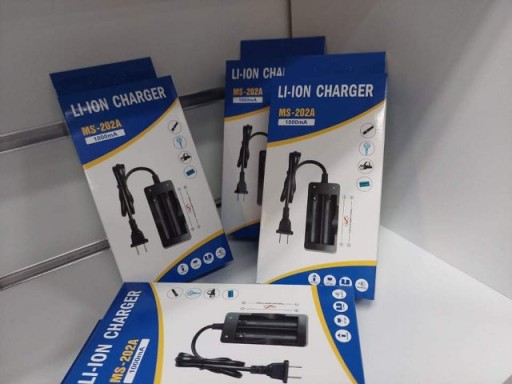 USB nabíjačka 18650 čierna 2 AC 110 V zásuvky NOVINKA