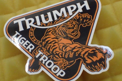 NÁLEPKA TRIUMPH TIGER 8 x 6,8 cm
