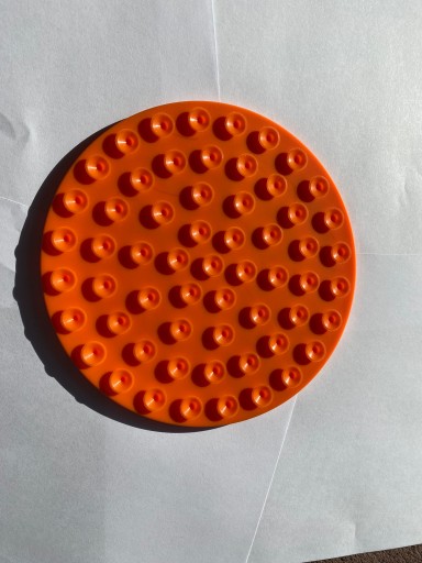 ANTISTRESOVÁ PODLOŽKA, HRAČKA SPOMAĽUJÚCE POMILKY, ORANŽOVÁ