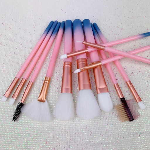 SADA ŠTETEC NA MAKEUP 12 KS + TUBE OMBRE PUZDRO