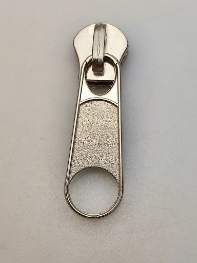 Jazdec č. 5 na kovový zips, strieborný, 1 kus