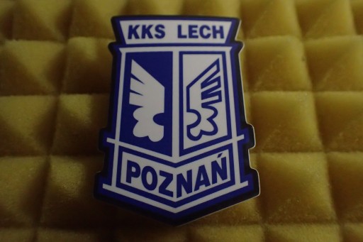 NÁLEPKA KKS LECH KOLEJORZ KABÁT NÁLEPKA 4 x 6,1 cm