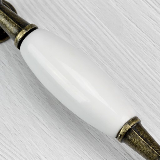 RETRO NÁBYTKOVÁ ÚCHYTKA PORCELÁN KUCHYŇSKÁ SKRIŇOVÁ ÚCHYTKA ZÁSUVKY 96MM