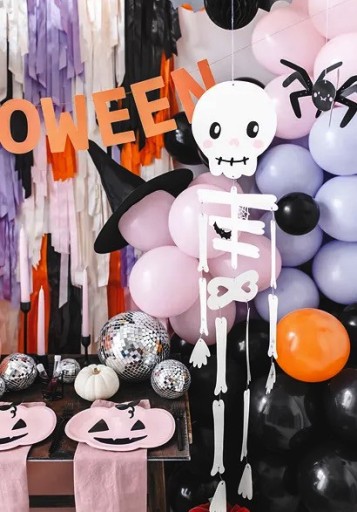 Halloweenska dekorácia na zavesenie kostry