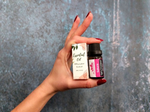 Esenciálny olej s vôňou čerešňových kvetov Sakura Esenciálny olej 10 ml