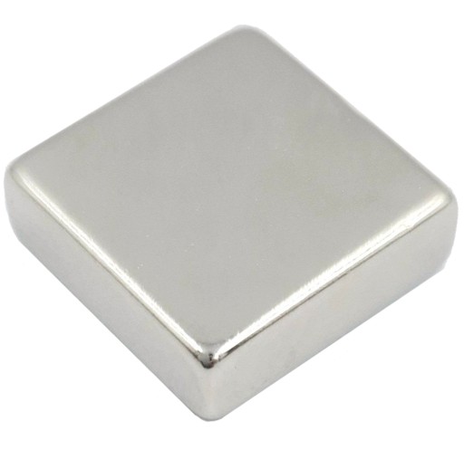 SILNÝ NEODYMOVÝ TAŠŤOVÝ MAGNET 15x15x5 / NEODYMOVÉ MAGNETY /