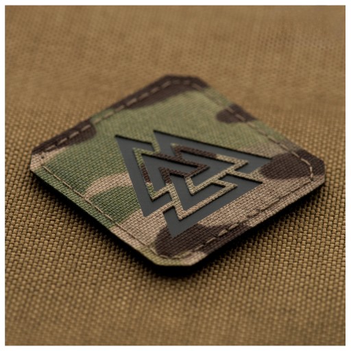 VELCRO NÁŠIVA LASEROVÝ VÝROBNÝ SYMBOL VALKNUT M-TAC BLACK-MULTICAM
