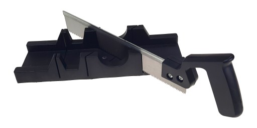 Pokosová skriňa s pílou 300 mm, plast
