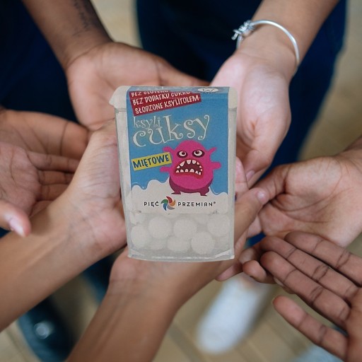 KsyliCuksy päť mätových cukríkov Przemian 13 g
