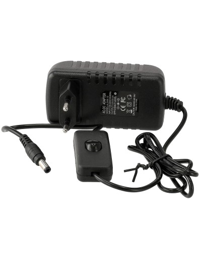 Zásuvný LED zdroj 2A 24W 12V s vypínačom