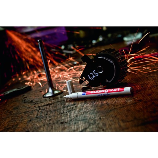 OIL MARKER WHITE EDDING 751 okrúhly hrot, 1-2mm, lakovaný, PREMIUM