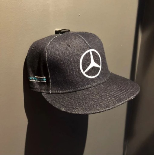 Montáž držiaka na vešiak FULLCAP SNAPBACK HAT