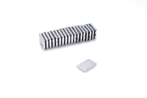 Neodymový tanierový magnet MPŁ 15x10x2 N38
