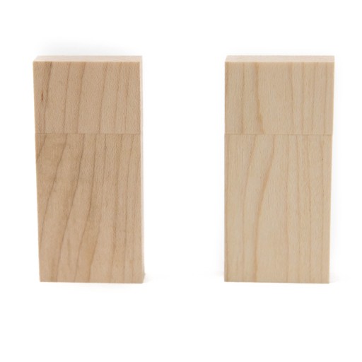 Široký drevený prívesok Svetlé drevo - javor 4 GB USB 2.0 + GRAVÍROVANIE LOGA