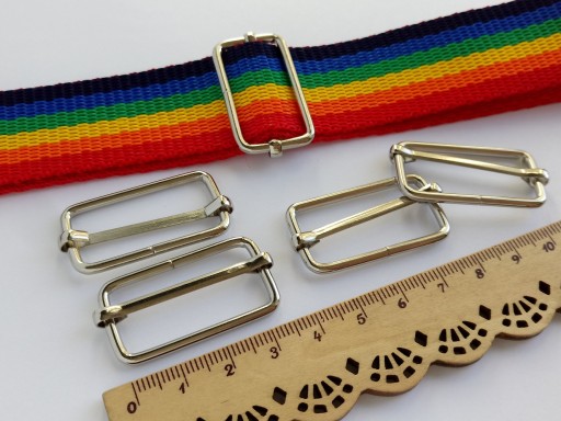 30 mm kovový posuvný kožený remienok na striebornú pásku, 10 ks.
