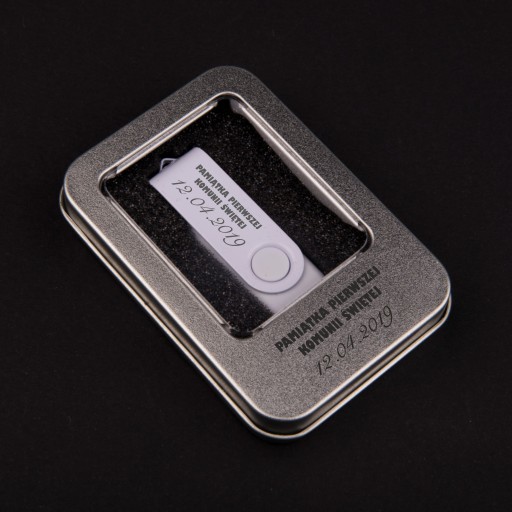 Pendrive 4 GB 2.0 + Metal Box + gravírovanie COMMUNION
