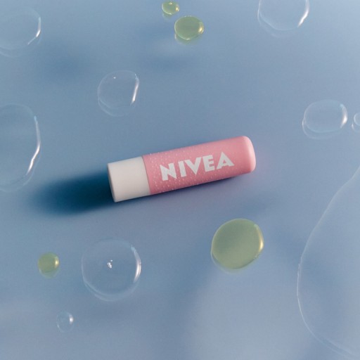 NIVEA Peeling na pery v rúži - ošetrujúci a hydratačný - divoká ruža 4,8g