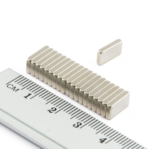 NEODYMOVÝ MAGNET 10x5,5x1,8 N38 20 KS