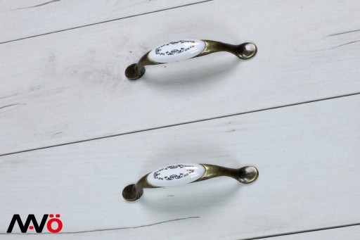 RETRO PORCELÁNOVÁ ÚCHYTKA NA NÁBYTOK S DEKOR ÚCHYTKA KUCHYNSKEJ SKRINÍK 96MM