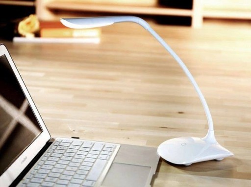LAMPA DO ŠKOLSKEJ POLOHY 18 LED USB DOTYKOVÁ BEZDR