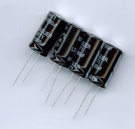 1000uF 50V 1000 µF 50V (4ks) ELEKTROLYTICKÝ KONDENZÁTOR