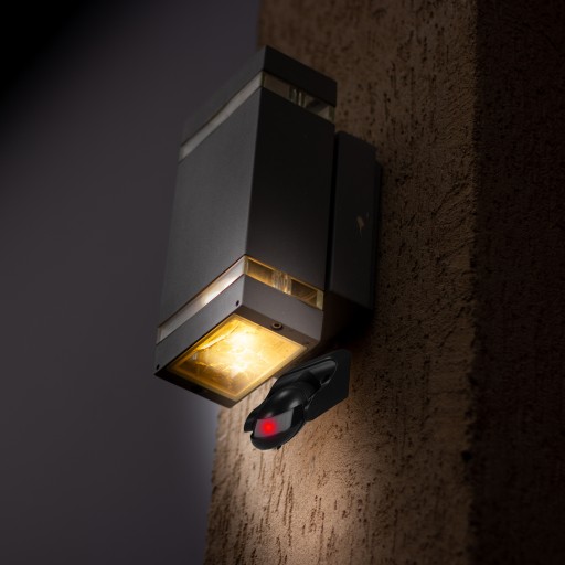 NÁSTENNÝ SÚMRAK POHYBOVÝ SENZOR PIR OUTDOOR LED