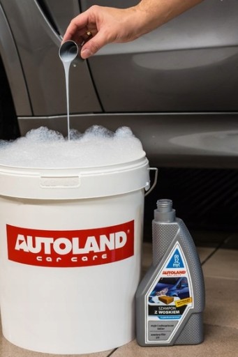 AUTOŠAMPÓN AUTOLAND S KONCENTRÁTOM VČELÍHO VOSU NA 32 UMÝVANÍ ZDARMA