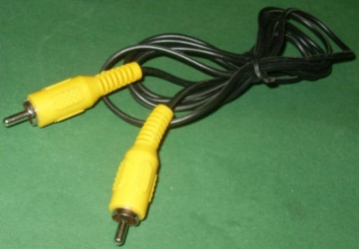 RCA ZÁSTRČKOVÝ KÁBEL (CINCH) – RCA ZÁSTRČKA 1,5M ŽLTÁ (1527)