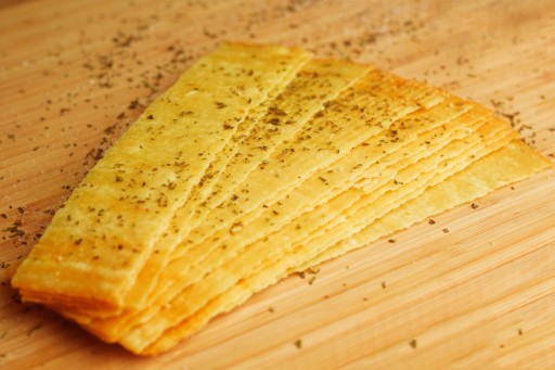Zemiakové lupienky s príchuťou sladkej chilli papričky 75g LONG CHIPS