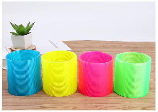 Fluo pružina v plastovom boxe RAINBOW SPRING