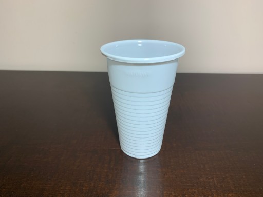 JEDNORÁZOVÝ PLASTOVÝ POHÁR BIELY 200ML 100 ks