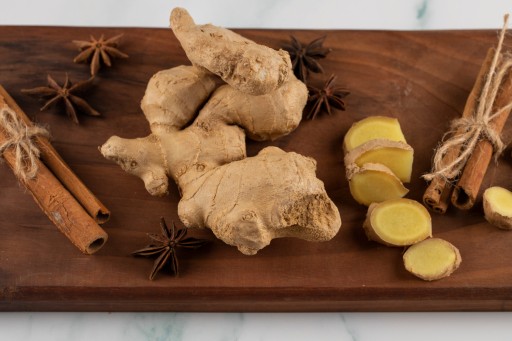Vonný olej na sviečky s vôňou sviečok 10 ml ZÁZVOR a ŠKORICA SPICY