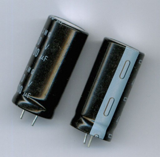 4700uF 50V 4700 µF 50 V NIPPON SMG (2 KS) ELEKTROLYTICKÝ KONDENZÁTOR