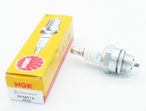 Zapaľovacia sviečka pre krovinorezy NGK BPMR7A 4626 HUSQVARNA STIHL MAKITA DCS
