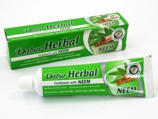 Pasta na odstraňovanie zubného kameňa NATURAL FLUORIDE FREE HERBAL DABUR 100ml
