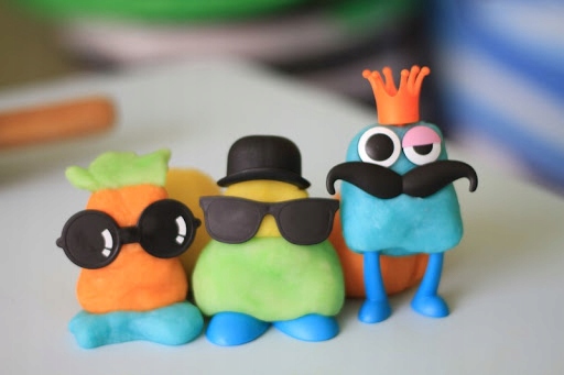 CREATIVE KIDS PLASTIC 4 farby DIY hracie cesto + pokrievka s formičkou