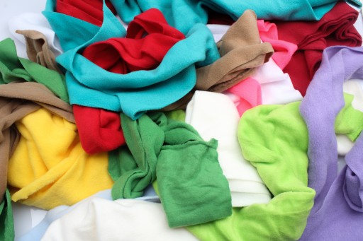 Fleece 200 g/m2, kusy NA VÁHU, mix farieb 0,5 kg