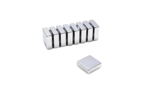 Neodymový tanierový magnet MPŁ 15x15x5 N38