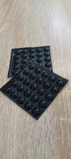 Silikónové tlmiče pre korpusy nábytku čiernej farby, Fi 8 x2,5