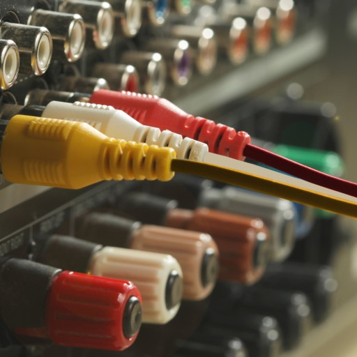ADAPTÉROVÝ KÁBEL, HDMI KÁBEL NA 3x RCA CINCH AUDIO