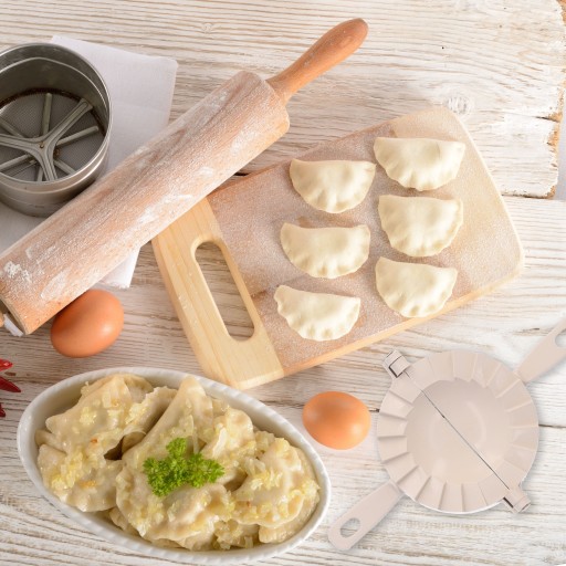 Knedlíkový stroj - ručný stroj, forma na lepenie a výrobu halušiek
