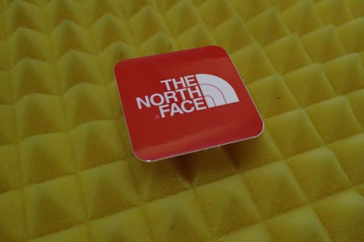 NÁLEPKA NA NÁLEPKU SEVERNÁ FACE 5 x 5 cm
